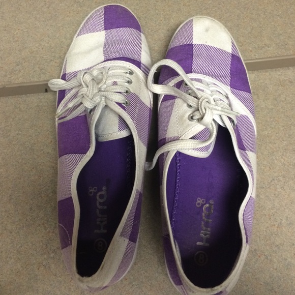 Shoes - Picture 2 of 4
