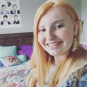 Meet your Posher, Hallie