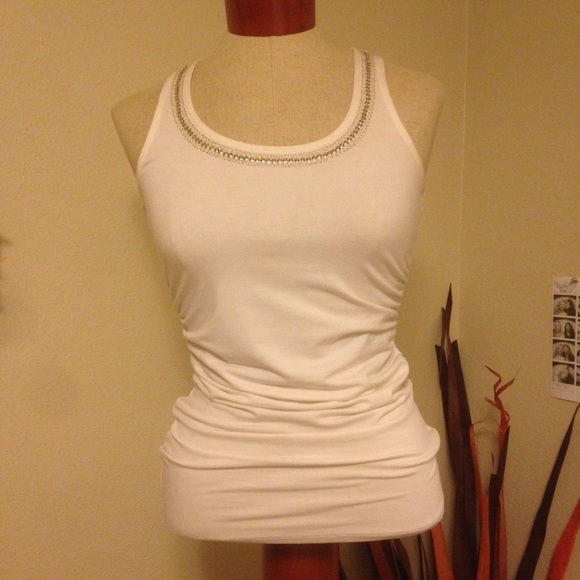 ‼️LAST CHANCE‼️ WHBM rouged sequins white tank - Picture 5 of 8
