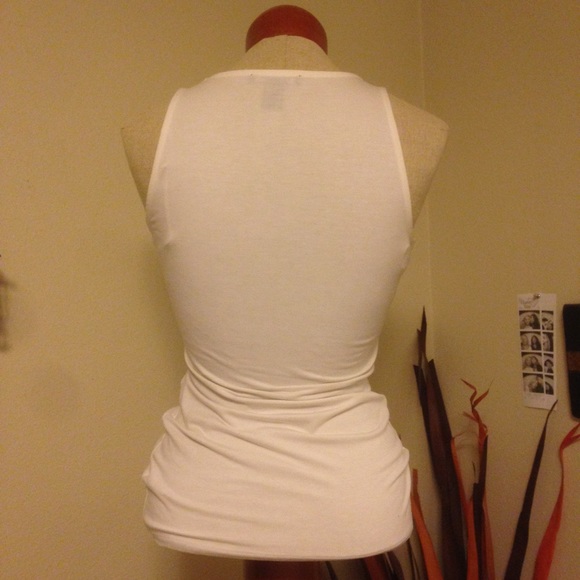 ‼️LAST CHANCE‼️ WHBM rouged sequins white tank - Picture 7 of 8