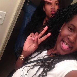 Meet your Posher, Kíy