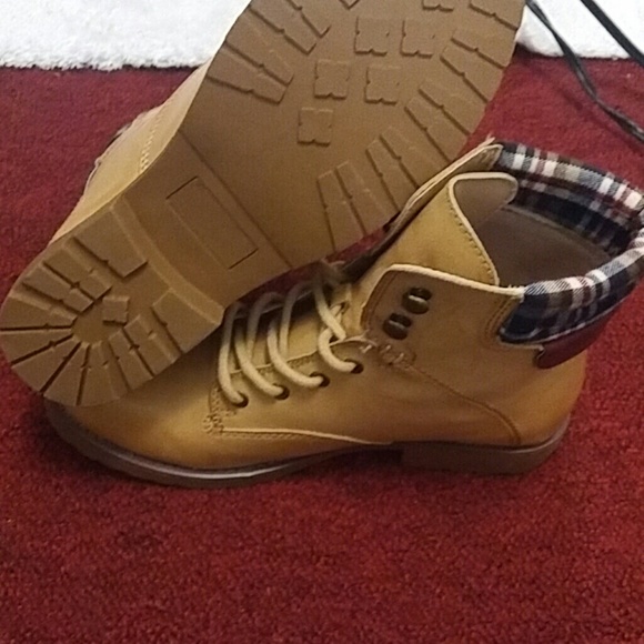 SOLD🚫Rampage boot - Picture 3 of 3