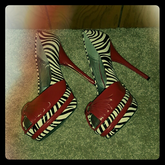 Trendy ZEBRA PRINT HEELS