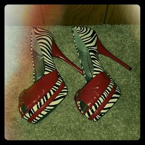 Trendy ZEBRA PRINT HEELS