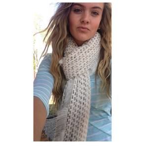 Meet your Posher, Elle