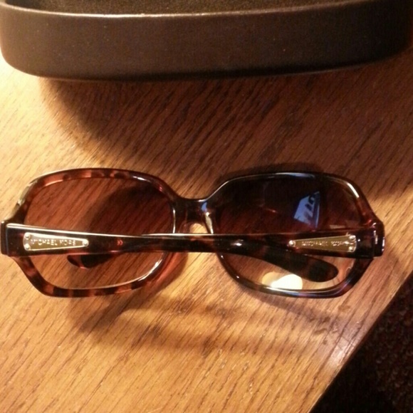 Sunglasses - Picture 2 of 4