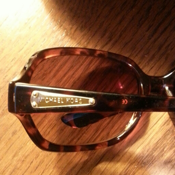 Sunglasses - Picture 3 of 4