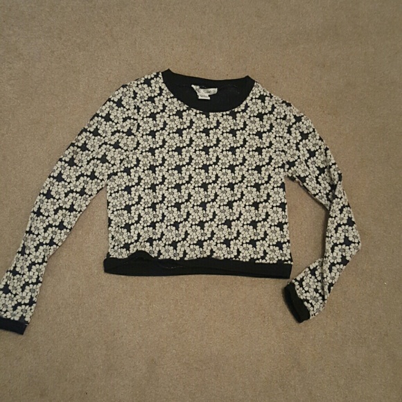 Daisy sweater crop top