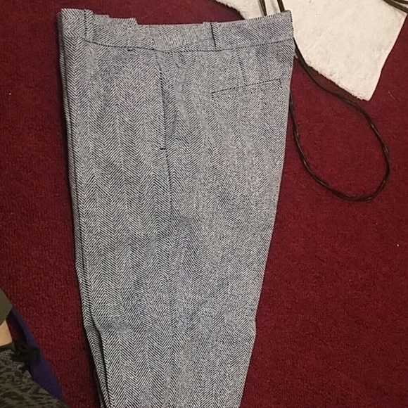 Michael kors. Dress pants/work capris. Never worn. - Picture 4 of 4