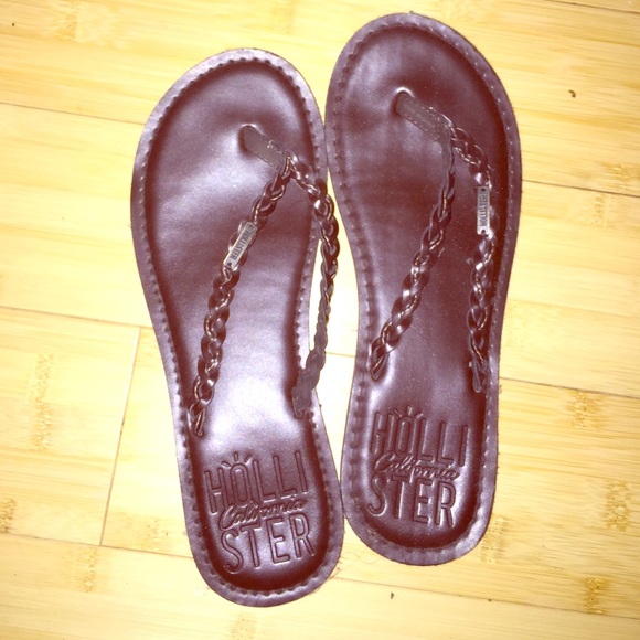 Hollister flip flops