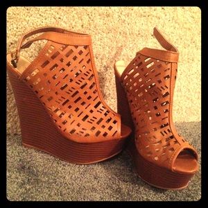 Peep toe wedges size 9