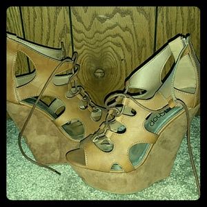 Shu Shop NEVER WORE WEDGES