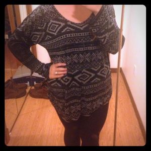 Maurices size large patterned top in black