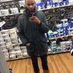 Meet your Posher, Jontue