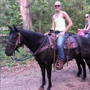 Meet your Posher, Emily