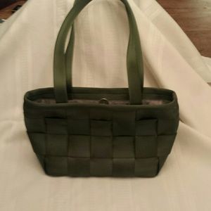 Harveys seat belt purse