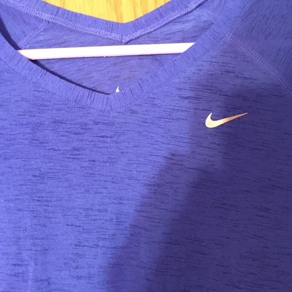 Purple T-Shirt- Nike- size xs - Picture 2 of 3