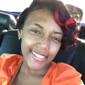 Meet your Posher, Cierra