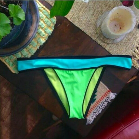 Colorblock Itsy Bikini Bottom 🍉