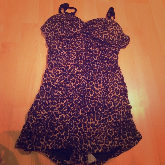 Pin up leopard print bathing suit one piece