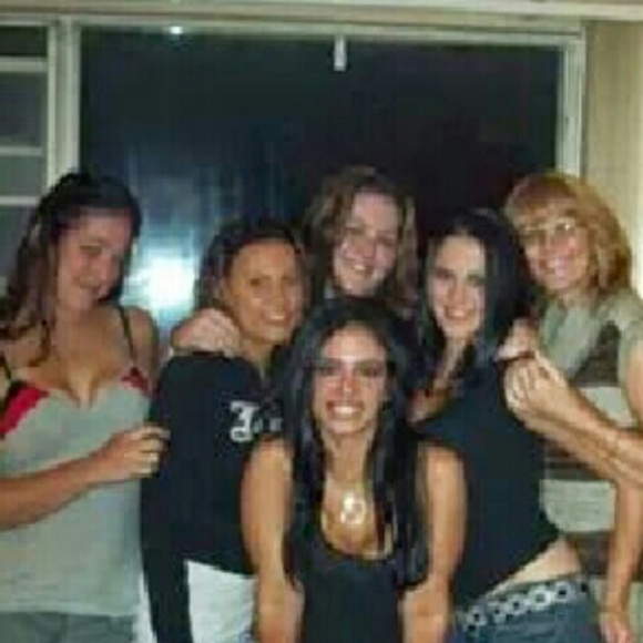 Meet your Posher, Laura(Elle) - Picture 4 of 4