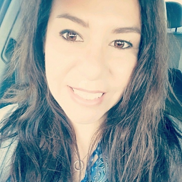 Meet your Posher, Soyla - Picture 1 of 1