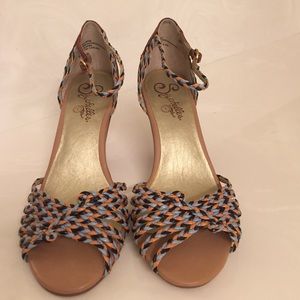 NWOT Seychelles woven sandals size 6 1/2