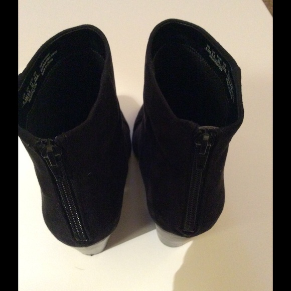 Suede look/feel bootie HOST PICK 12/6. ❤️❤️❤️🎈🎈 - Picture 3 of 5