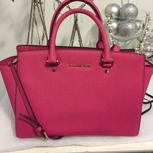 Large Michael Kors Selma handbag