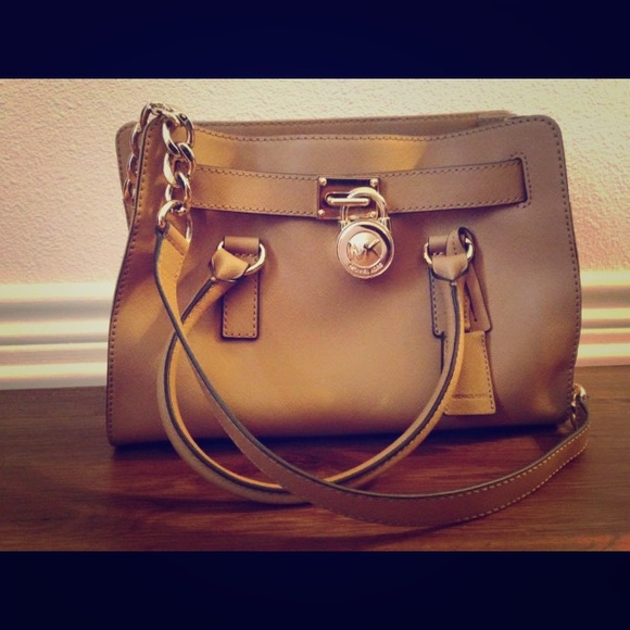 Michael Kors Handbags - Michael kors purse