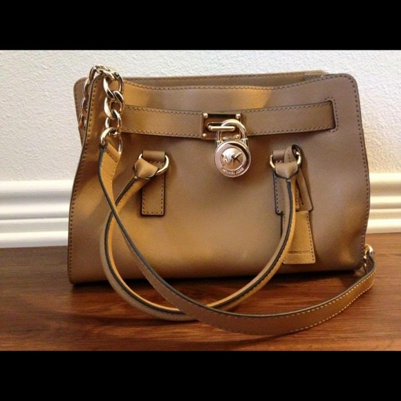 Michael kors purse - Picture 2 of 4