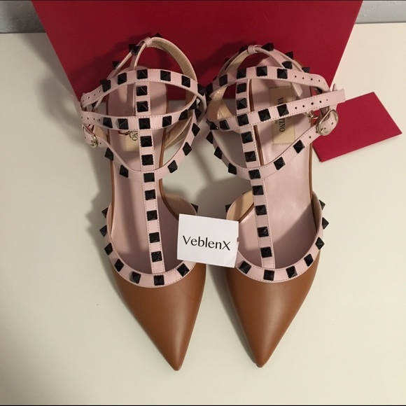 VALENTINO
New Rockstud T-strap Brown Pumps - Picture 2 of 4