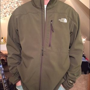 NWOT XL Men's North Face Soft Shell Winter Jacket