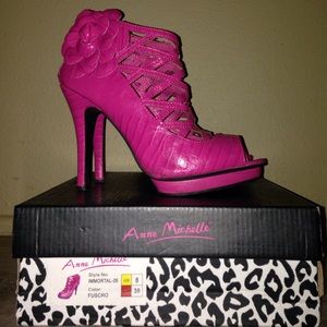 Anne Michelle Heels