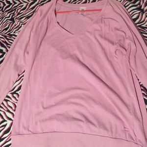 Long sleeve crew neck.