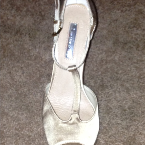 Bakers's Champagne Pumps w/ Bling ! - Picture 3 of 4