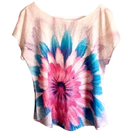 Forever 21 Tops - Open Back Flower Blouse