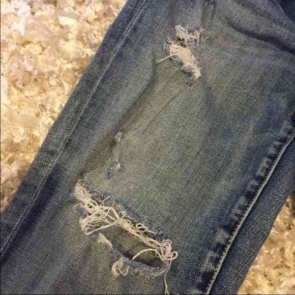 AE distressed capris - Picture 3 of 3