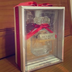 ❌SOLD❌ Victoria's Secret Winter Bombshell