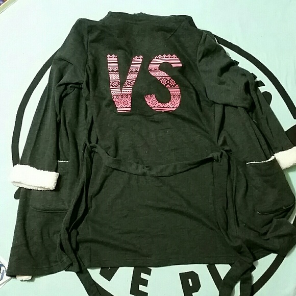 ❤️SOLD❤️GRAY SHERPA LINED VS ROBE - Picture 2 of 3