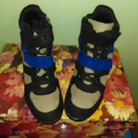 Vera Wang Wedge Sneakers