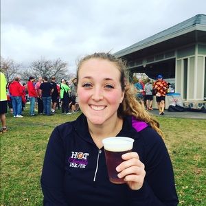 Meet your Posher, Caitlin