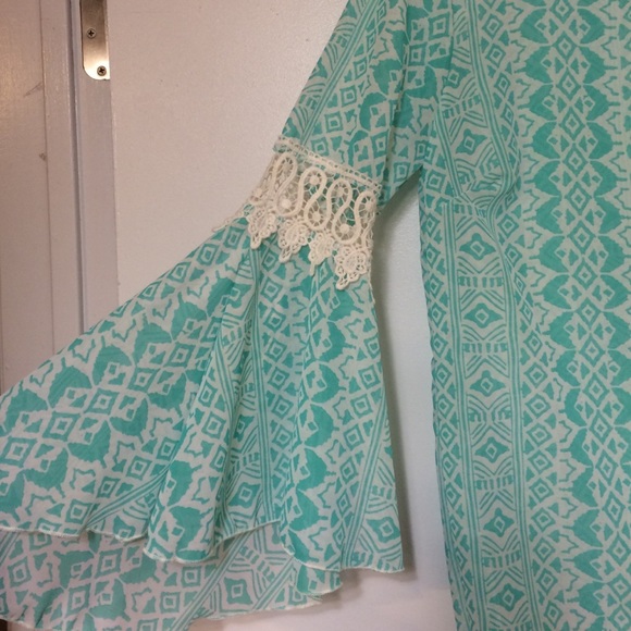 Aztec top - Picture 2 of 3