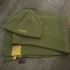 Calvin Klein green hat set