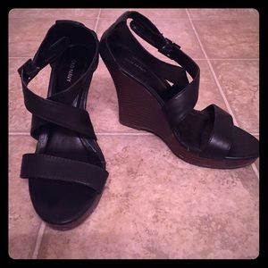 old navy black wedge sandals