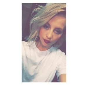 Meet your Posher, Chanel