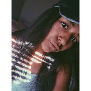 Meet your Posher, Danielle