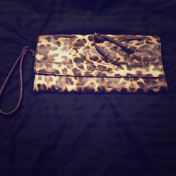 Wristlet purse