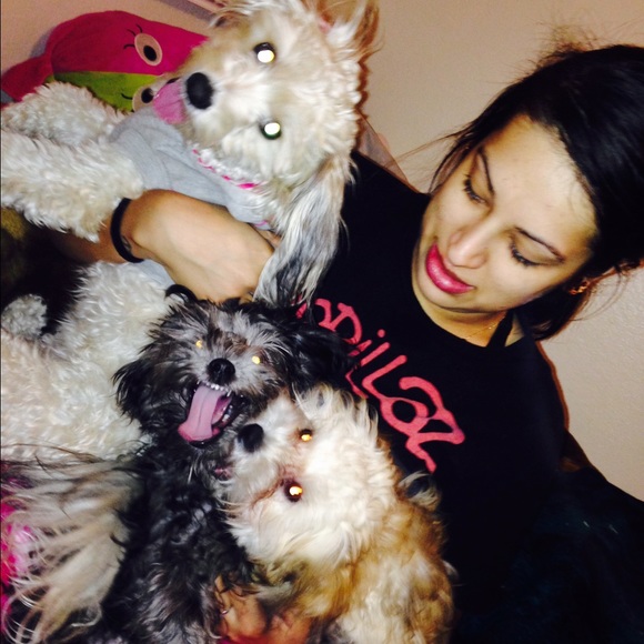 Meet your Posher, Adriana - Picture 2 of 4