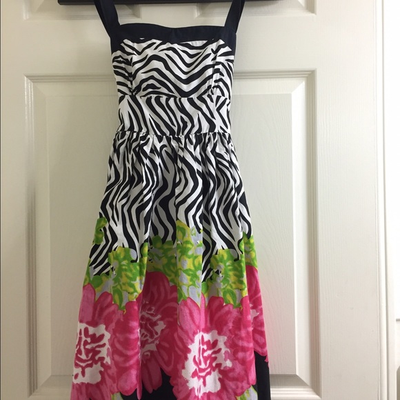 White,pink,black,green dress Price is negotiable - Picture 3 of 3